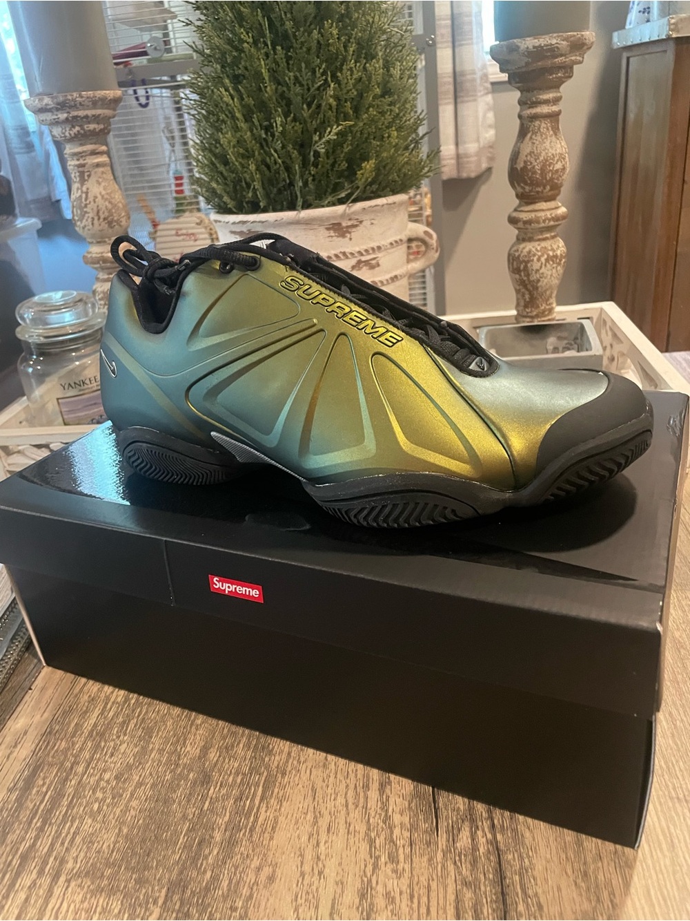 NIB Supreme x Nike Air Zoom Courtposite Iridescent Green to Gold Low-Top Sneaker